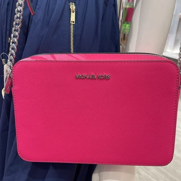 Michael Kors Jet Set Large Saffiano Leather EW Crossbody Bag
Dragonfruit
NWT - Picture 12 of 16